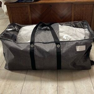HUGE thirty one duffle tote